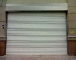 天津河西區(qū)安裝維修電動卷簾門富貴門業(yè)24小時竭誠為您服務(wù)